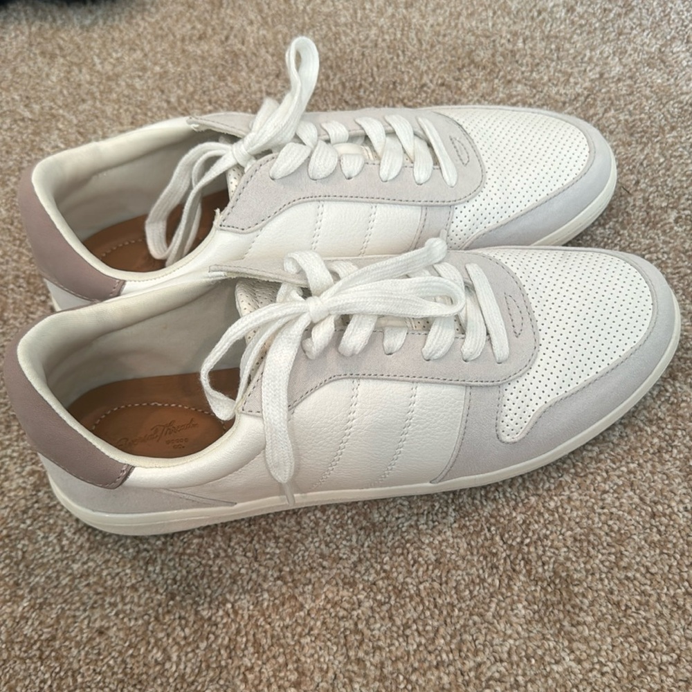 Worn once Universal Thread sneaker